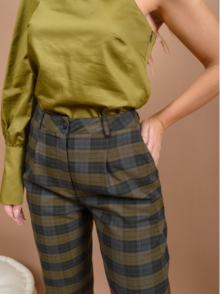 Καρώ πράσινο ψηλόμεσο slouchy-fit παντελόνι με πιέτες μπροστά,πλαϊνές τσέπες και κλείσιμο με κουμπί και φερμουάρ μπροστά Access