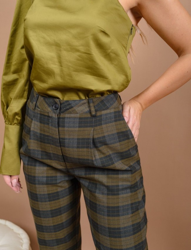 Καρώ πράσινο ψηλόμεσο slouchy-fit παντελόνι με πιέτες μπροστά,πλαϊνές τσέπες και κλείσιμο με κουμπί και φερμουάρ μπροστά Access