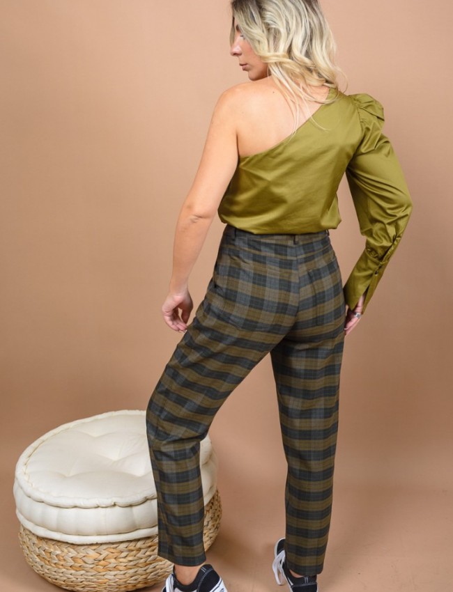 Καρώ πράσινο ψηλόμεσο slouchy-fit παντελόνι με πιέτες μπροστά,πλαϊνές τσέπες και κλείσιμο με κουμπί και φερμουάρ μπροστά Access