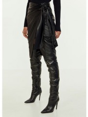 Μαύρη ψηλόμεση faux-leather midi φούστα κρουαζέ, με δέσιμο στο πλάι, ασύμμετρο ποδόγυρο και κλείσιμο με φερμουάρ πίσω Access