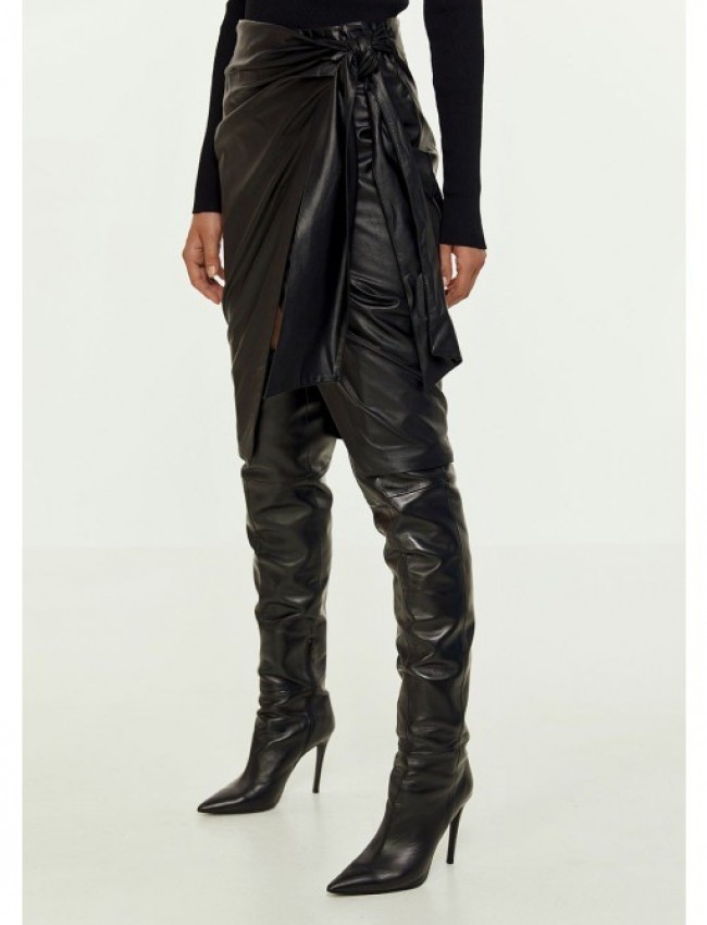 Μαύρη ψηλόμεση faux-leather midi φούστα κρουαζέ, με δέσιμο στο πλάι, ασύμμετρο ποδόγυρο και κλείσιμο με φερμουάρ πίσω Access