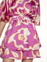 Floral printed φούξια κρουαζέ κοντό σατέν φόρεμα με ελαστική μέση, διπλό βολάν στο τελείωμα και αποσπώμενη ζώνη Access