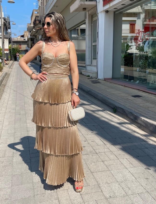 Χρυσό μεταλλιζέ πλισέ cropped τοπ, με τιράντες, ανοιχτή τετράγωνη λαιμόκοψη, λεπτομέρειες με διακοσμητικά strass και κλείσιμο με φερμουάρ πίσω Access  
