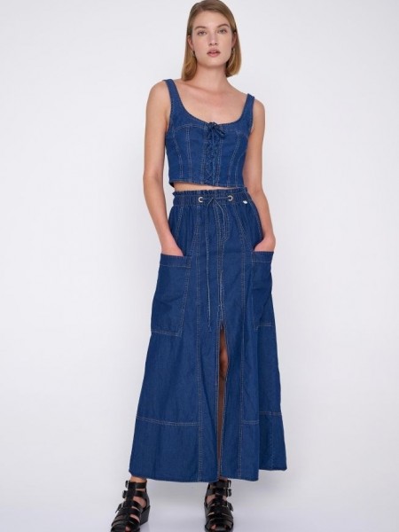 Blue jean tencel ψηλόμεση maxi φούστα σε Α- γραμμή, με μπροστινό σκίσιμο, τετράγωνες μεγάλες τσέπες και λάστιχο με κορδόνι στην μέση Ale