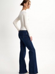 Blue jean σκουρόχρωμo ψηλόμεσο ελαστικό flare-fit παντελόνι σε τετράγωνες τσέπες πίσω και χωρίς ξέβαμμα Αle