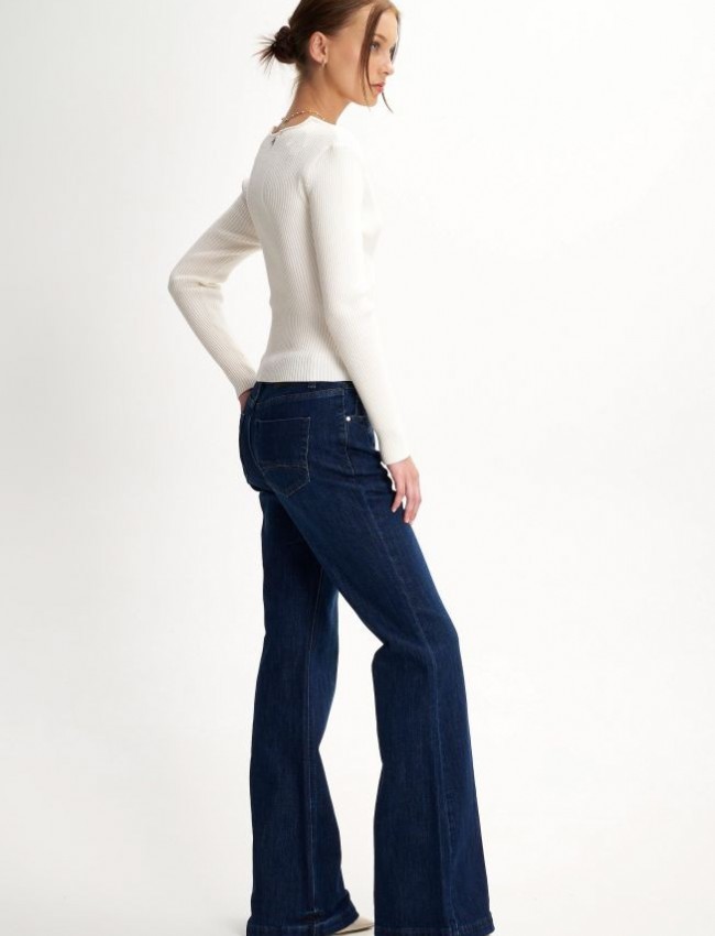 Blue jean σκουρόχρωμo ψηλόμεσο ελαστικό flare-fit παντελόνι σε τετράγωνες τσέπες πίσω και χωρίς ξέβαμμα Αle