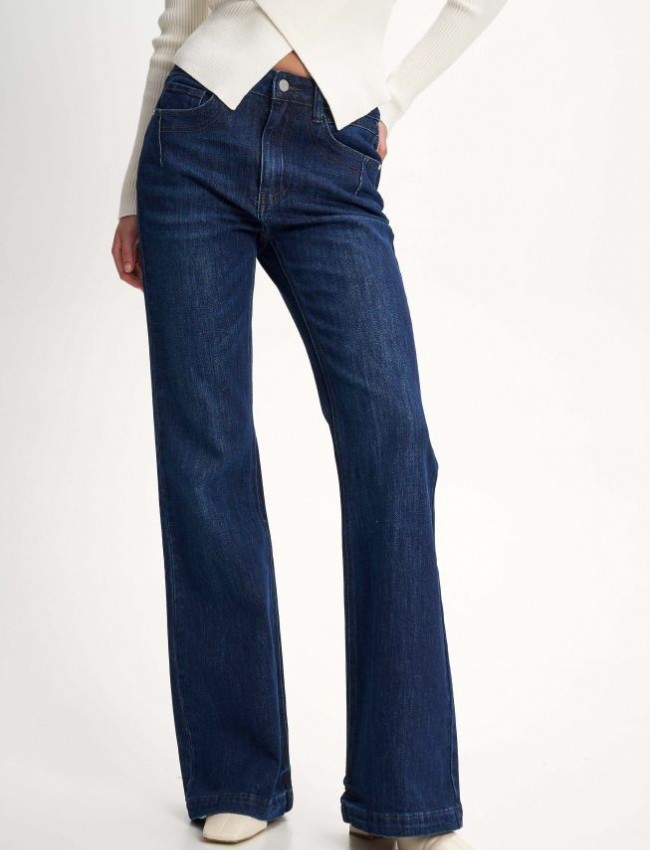 Blue jean σκουρόχρωμo ψηλόμεσο ελαστικό flare-fit παντελόνι σε τετράγωνες τσέπες πίσω και χωρίς ξέβαμμα Αle