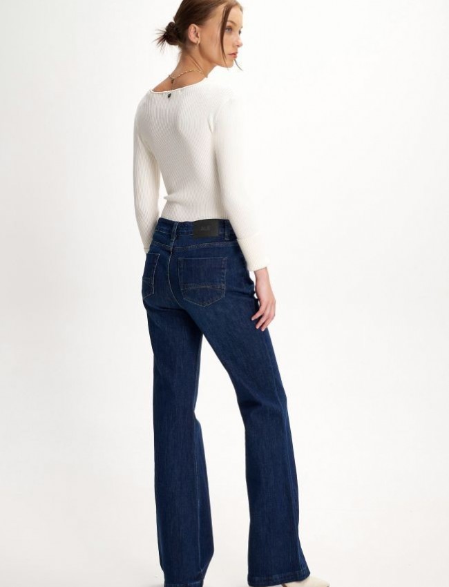 Blue jean σκουρόχρωμo ψηλόμεσο ελαστικό flare-fit παντελόνι σε τετράγωνες τσέπες πίσω και χωρίς ξέβαμμα Αle