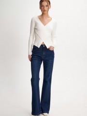 Blue jean σκουρόχρωμo ψηλόμεσο ελαστικό flare-fit παντελόνι σε τετράγωνες τσέπες πίσω και χωρίς ξέβαμμα Αle
