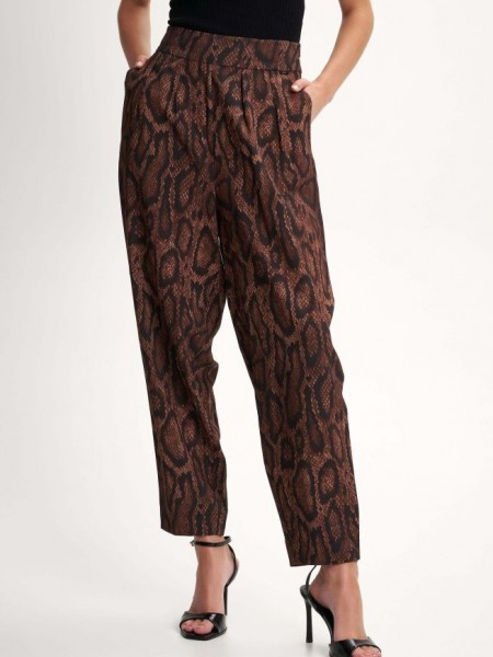 Animal printed καφέ ψηλόμεσο ελαστικό παντελόνι, σε χαλαρή γραμμή, με διπλές πιέτες μπροστά, πλαϊνές τσέπες και κλείσιμο με κρυφό φερμουάρ στο πλάι Ale 