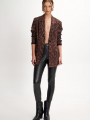 Animal printed καφέ μονόκουμπο μακρύ σακάκι σε μεσάτη γραμμή, μαύρη εσωτερική φόδρα και μπροστινές καπακωτές τσέπες Ale 