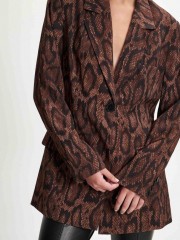 Animal printed καφέ μονόκουμπο μακρύ σακάκι σε μεσάτη γραμμή, μαύρη εσωτερική φόδρα και μπροστινές καπακωτές τσέπες Ale 