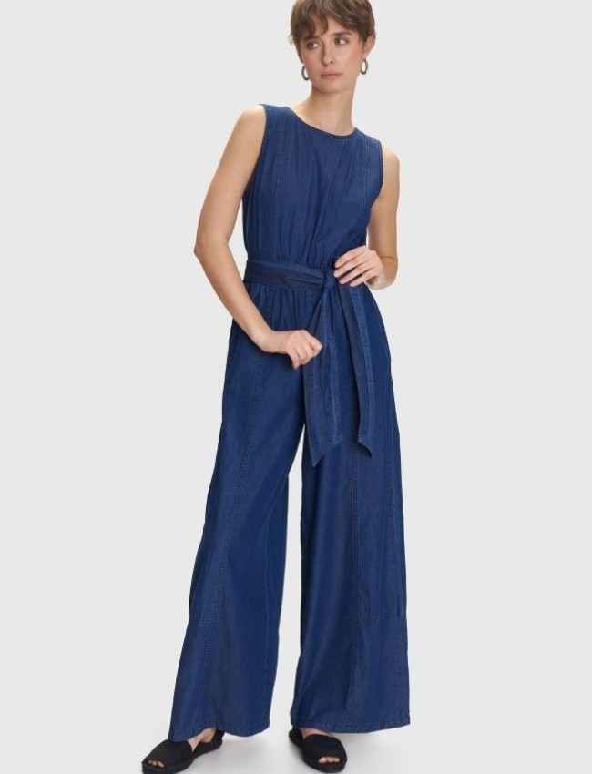 Blue jean tencel αμάνικη ολόσωμη φόρμα, με κλειστή στρογγυλή λαιμόκοψη, διακοσμητικές ραφές, λάστιχο στην μέση, πλαϊνές τσέπες και αποσπώμενη υφασμάτινη ζώνη Ale 