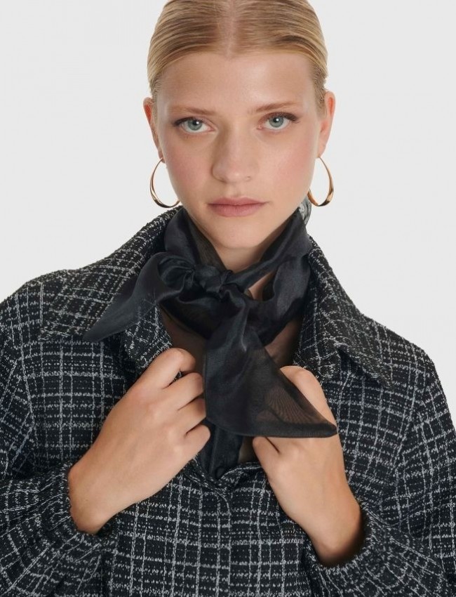 Tweed μαύρο μακρυμάνικο κοντό jacket με εσωτερικό λάστιχο στο τελείωμα, πέτο γιακά και κρυφό κλείσιμο με κουμπιά μπροστά Αle 