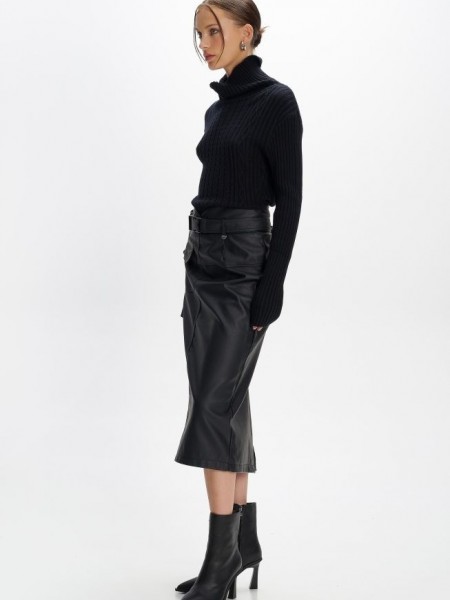 Μαύρη faux-leather midi φούστα, σε ίσια γραμμή, με σκίσιμο πίσω, καπακωτή τσέπη μπροστά, κλείσιμο με φερμουάρ πίσω και αποσπώμενη ζώνη Ale 