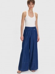 Blue Jean tencel ψηλόμεση παντελόνα με λάστιχο πίσω στη μέση, χαλαρή γραμμή, πλαϊνές τσέπες, διακοσμητικά γαζιά και κλείσιμο με κρυφό φερμουάρ στο πλάι ale 