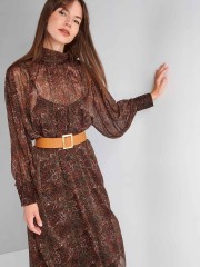 Εμπριμέ καφέ boho-style ημιδιάφανο maxi φόρεμα με λουπέτο λαιμόκοψη, εσωτερικό μισοφόρι, πιέτες μπροστά, μεγάλες μανσέτες και αποσπώμενη ζώνη Ale