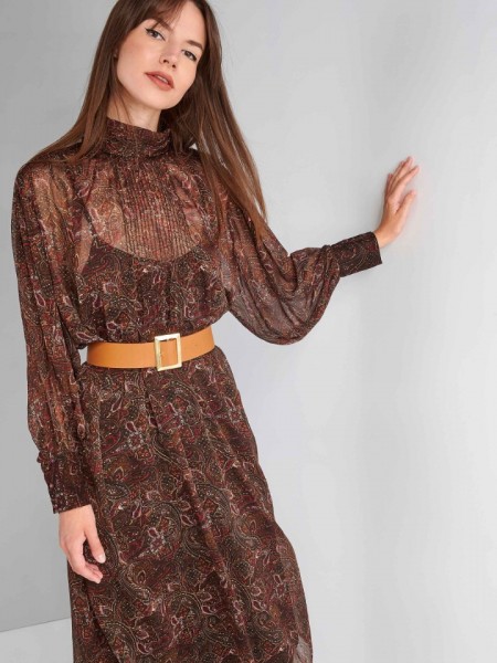 Εμπριμέ καφέ boho-style ημιδιάφανο maxi φόρεμα με λουπέτο λαιμόκοψη, εσωτερικό μισοφόρι, πιέτες μπροστά, μεγάλες μανσέτες και αποσπώμενη ζώνη Ale