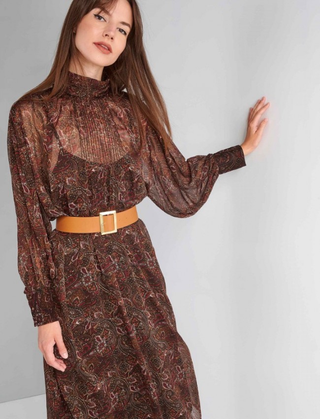 Εμπριμέ καφέ boho-style ημιδιάφανο maxi φόρεμα με λουπέτο λαιμόκοψη, εσωτερικό μισοφόρι, πιέτες μπροστά, μεγάλες μανσέτες και αποσπώμενη ζώνη Ale