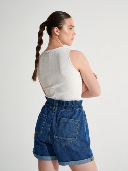 Blue jean ψηλόμεσο σορτς με πιέτες, πλαϊνές τσέπες και λάστιχο στην μέση Ale 