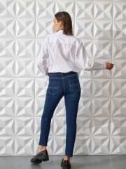 Blue jean high-waisted, σε στενή γραμμή, με μπροστινές τσέπες και κλείσιμο με φερμουάρ και κουμπί Ale