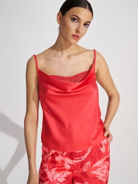 Φούξια lingerie με λεπτές ρυθμιζόμενες τιράντες, ντραπέ λαιμόκοψη και δαντελένιες λεπτομέρειες Ale