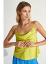 Lime lingerie με λεπτές ρυθμιζόμενες τιράντες, ντραπέ λαιμόκοψη και δαντελένιες λεπτομέρειες Ale