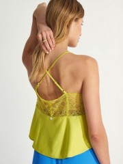 Lime lingerie με λεπτές ρυθμιζόμενες τιράντες, ντραπέ λαιμόκοψη και δαντελένιες λεπτομέρειες Ale