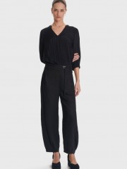 Μαύρο ψηλόμεσο slouchy-fit παντελόνι σε χαλαρή γραμμή με λάστιχο πίσω στη μέση κάθετες  μπροστινές τσέπες και αποσπώμενο λεπτό κορδόνι Ale 