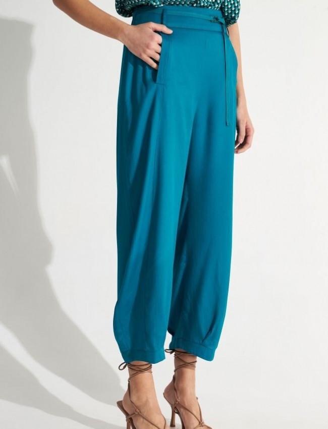 Πετρόλ ψηλόμεσο παντελόνι slouchy-fit με λάστιχο στη μέση και πλαϊνές τσέπες Ale