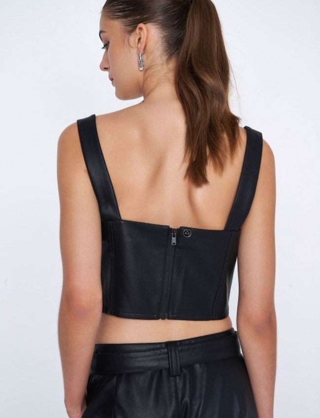Μαύρο faux leather εφαρμοστό cropped μπούστο με λεπτές τιράντες, μύτη-τελείωμα στο μπροστινό μέρος και κλείσιμο με φερμουάρ πίσω Ale