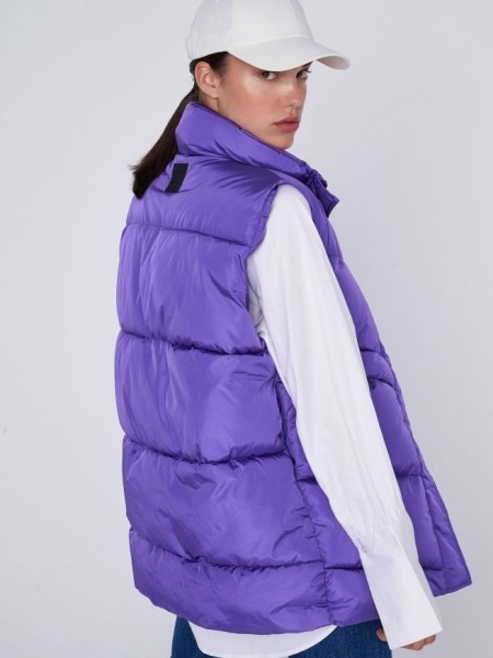 Μωβ puffer αδιάβροχο γιλέκο χωρίς κουκούλα, με κρυφές πλαϊνές τσέπες και μπροστινές με κλείσιμο με κουμπί Ale