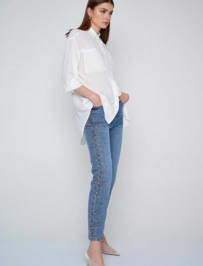 Blue jean high waisted σταθερό παντελόνι σε ίσια γραμμή με στρασάκια κατά μήκος στο πλάι Ale