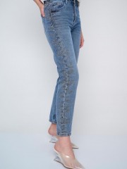 Blue jean high waisted σταθερό παντελόνι σε ίσια γραμμή με στρασάκια κατά μήκος στο πλάι Ale