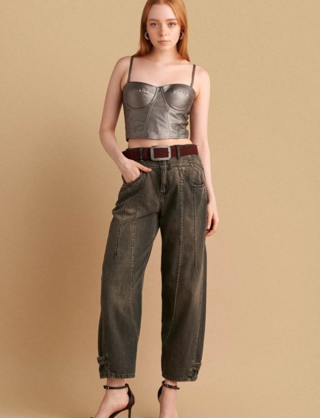 Bronze faux-leather μπούστο με φερμουάρ στην πλάτη, μπροστινά διακοσμητικά γαζιά και σιλικόνη τελείωμα εσωτερικά Attrattivo