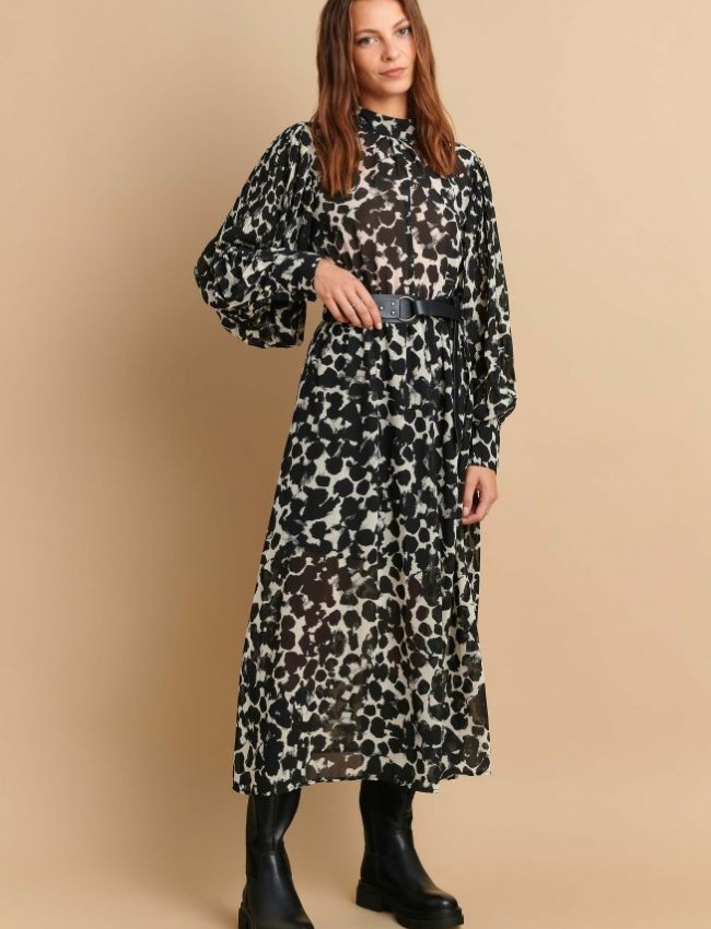 Animal printed μαύρο μακρυμάνικο midi φόρεμα από μουσελίνα με κλειστή λαιμόκοψη, ημιδιάφανο το πάνω μέρος, λάστιχο στην μέση, πλισσέ έντονα μανίκια και αποσπώμενη ζώνη Attrattivo