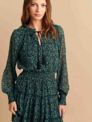 Floral printed πετρόλ μακρυμάνικο κοντό φόρεμα από μουσελίνα με βολάν σε επίπεδα στο κάτω μέρος, λάστιχο στη μέση, και κλείσιμο με κορδόνι στην V-λαιμόκοψη Attrattivo