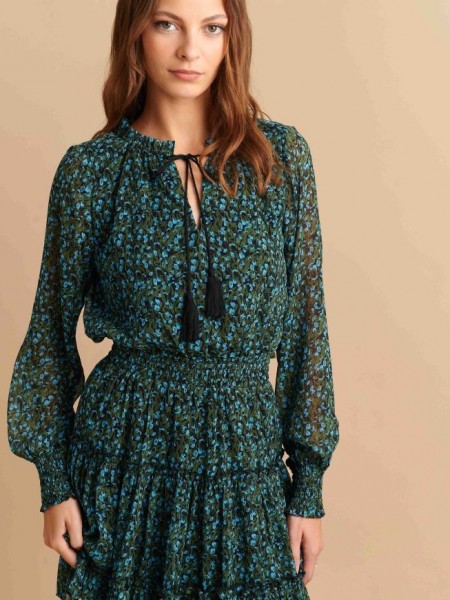 Floral printed πετρόλ μακρυμάνικο κοντό φόρεμα από μουσελίνα με βολάν σε επίπεδα στο κάτω μέρος, λάστιχο στη μέση, και κλείσιμο με κορδόνι στην V-λαιμόκοψη Attrattivo