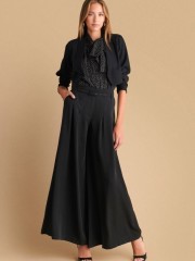 Μαύρο cropped σακάκι σε μεσάτη γραμμή και χωρίς μπροστινό κούμπωμα Attrattivo 