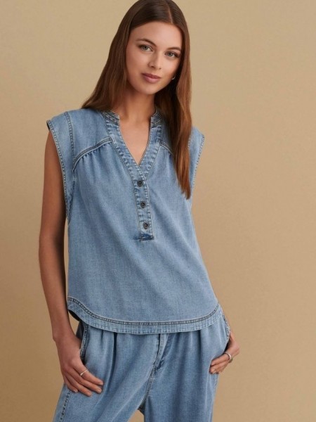 Blue jean αμάνικη μπλούζα, σε ίσια γραμμή, με V στην μάο γιακά λαιμόκοψη, διακοσμητικά ταμπά γαζιά και στρογγυλεμένο τελείωμα Attrattivo 