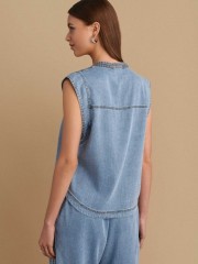 Blue jean αμάνικη μπλούζα, σε ίσια γραμμή, με V στην μάο γιακά λαιμόκοψη, διακοσμητικά ταμπά γαζιά και στρογγυλεμένο τελείωμα Attrattivo 