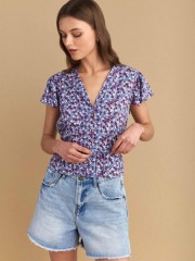 Floral printed σιελ κοντομάνικη μπλούζα-πουκάμισο, σε ίσια γραμμή, με πέτο γιακά , με σούρες στους ώμους, ρυθμιζόμενο ζωνάκι στην πλάτη και κλείσιμο με κουμπιά μπροστά Attrattivo 