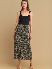 Floral printed κίτρινη ψηλόμεση midi φούστα σε ίσια γραμμή, λάστιχο πίσω στη μέση και κλείσιμο με μπροστινά κουμπιά Attrattivo 