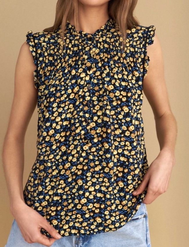 Floral printed κίτρινη αμάνικη μπλούζα σε Α-γραμμή, με πιέτες, με μικρές σούρες και λάστιχο στο πάνω μέρος και κλείσιμο με μπροστινά κουμπιά Attrattivo
