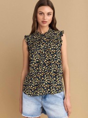 Floral printed κίτρινη αμάνικη μπλούζα σε Α-γραμμή, με πιέτες, με μικρές σούρες και λάστιχο στο πάνω μέρος και κλείσιμο με μπροστινά κουμπιά Attrattivo