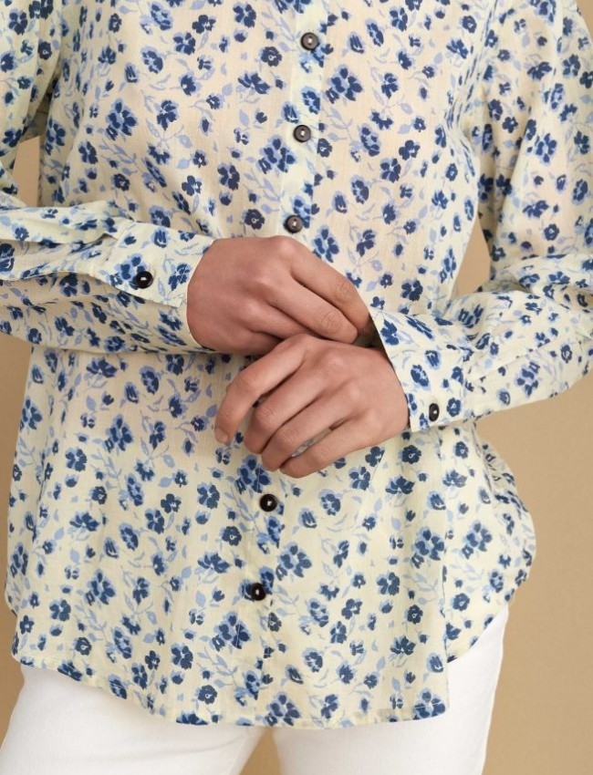 Floral printed μπλε μακρυμάνικο πουκάμισο, σε ίσια γραμμή, με πέτο γιακά, κουφόπιετα στην πλάτη και κλείσιμο με κουμπιά μπροστά Attrattivo 