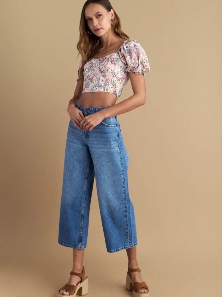 Blue jean ψηλόμεση ζιπ-κυλότ , straight fit, με ταμπά γαζιά, τετράγωνες τσέπες πίσω και κλείσιμο με κρυφό φερμουάρ και κουμπί μπροστά Attrattivo 