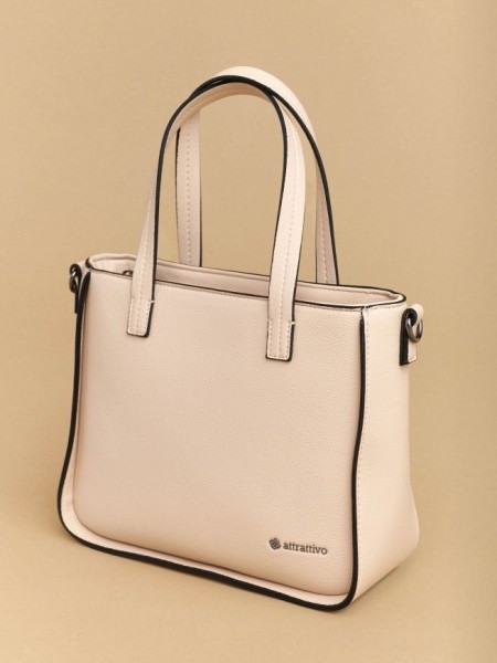 Μπεζ faux-leather τετράγωνη τσάντα με μικρά χερούλια, διαθέτει και ιδιαίτερο ιμάντα για τον ώμο Attrattivo 
