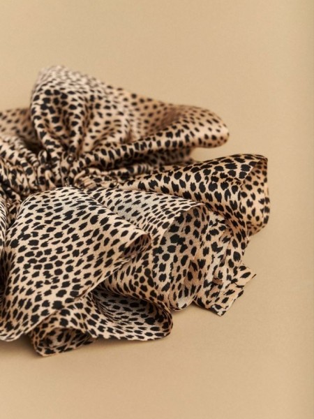 Animal printed μαύρο scrunchie Attrattivo