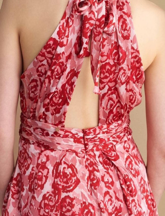 Floral printed κόκκινο κοντό φόρεμα, σε κλος γραμμή, με helter λαιμόκοψη, παρτούς ώμους, άνοιγμα πίσω στην πλάτη και κλείσιμο με φερμουάρ Attrattivo 